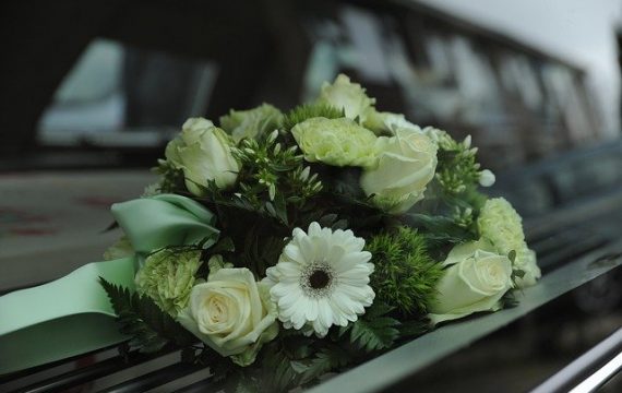 Funérailles : rendre un dernier hommage au défunt
