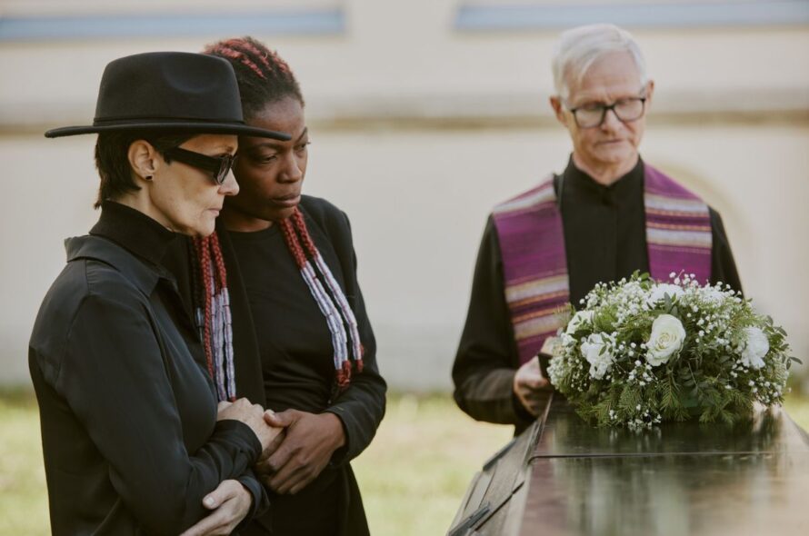 Hommage funèbre laïque : Célébrer la vie au-delà des croyances